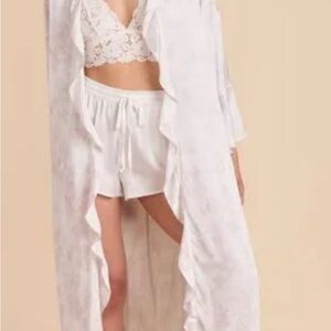 NWT Elegant getting ready bridal robe-dusty peonies